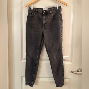 Everlane Curvy High-Rise Jeans in Dark Gray